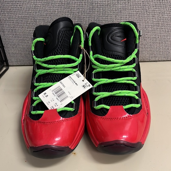 Reebok Question Mid size 8.5 red and black - Picture 3 of 7